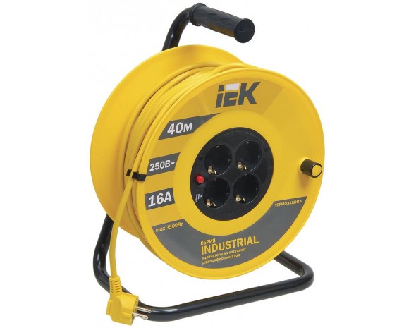 IEK Катушка УК40 с т/з 4 места 2Р+PЕ/40м 3х1,5 мм2 "Industrial"